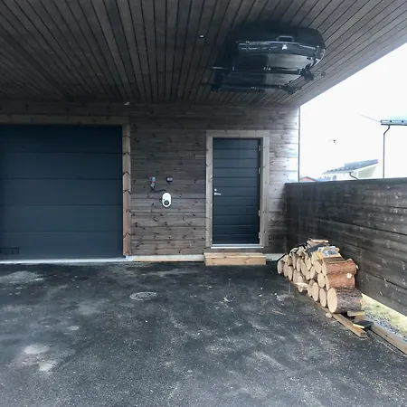 Uusi Miniasunto Hiukkavaarassa Ilmaisella Pysaekoeinnillae Apartman Oulu
