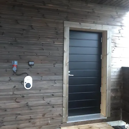 Uusi Miniasunto Hiukkavaarassa Ilmaisella Pysaekoeinnillae Apartman