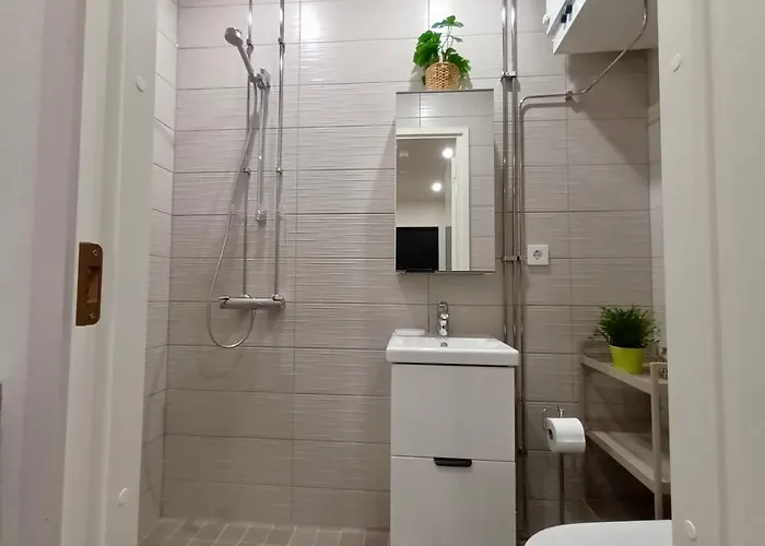 Appartamento Uusi Miniasunto Hiukkavaarassa Ilmaisella Pysaekoeinnillae Oulu